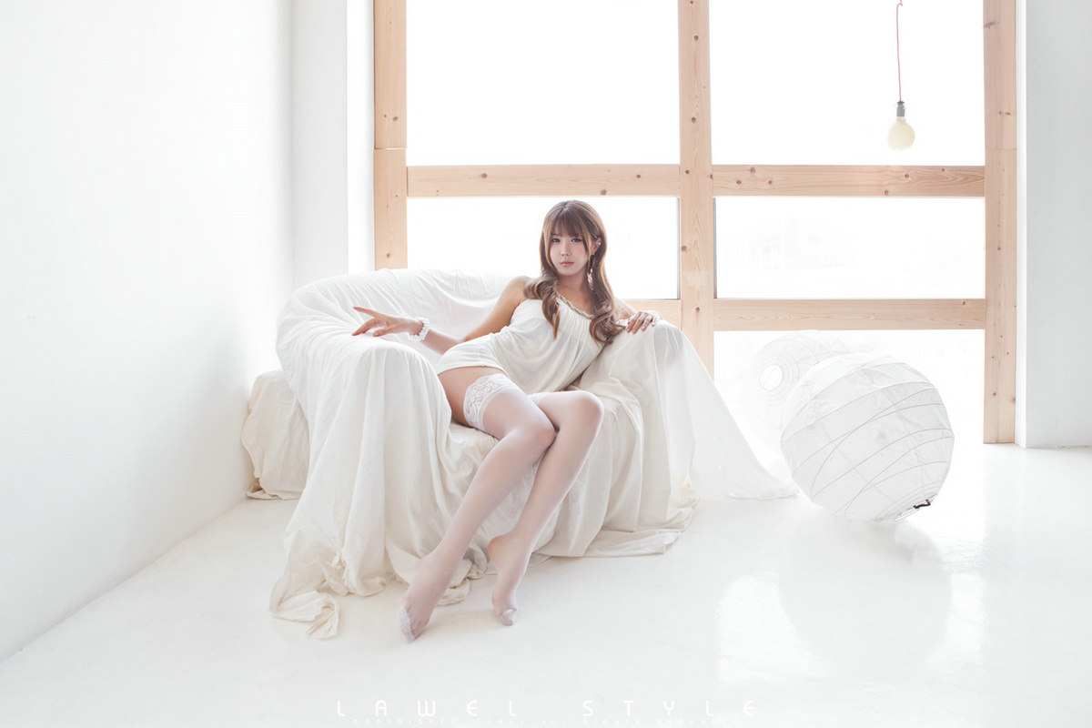 [网络收集]  韩国MODEL许允美--天使一样，可爱白丝